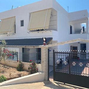 Vila Avni Likometi